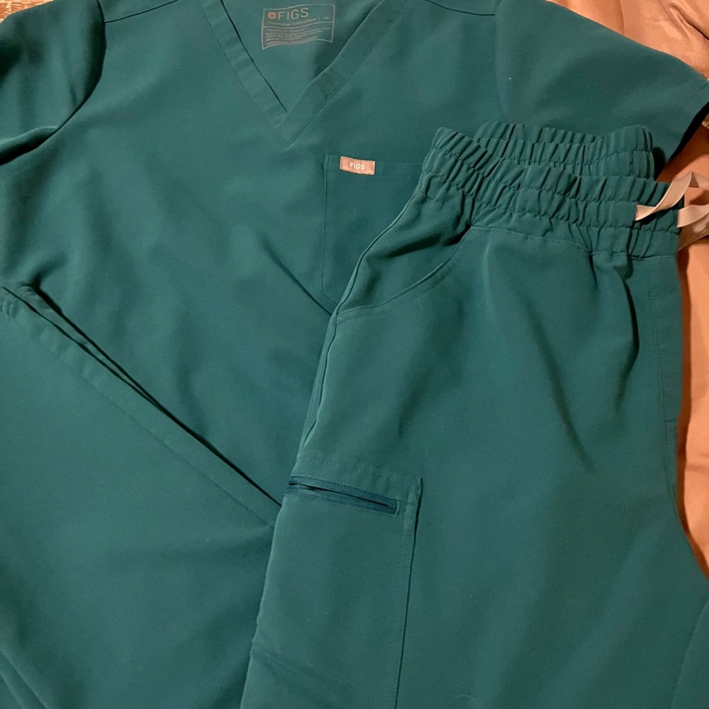 Figs Scrubs Pacific Blue MEDIUM Set Catarina top and Yola high waisted M Regular